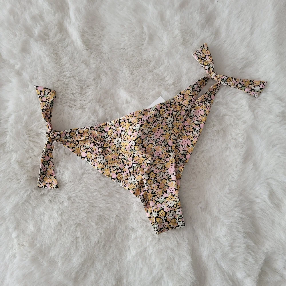 🐡MANGO BRAND NEW FLORAL BIKINI BOTTOM SIZE M